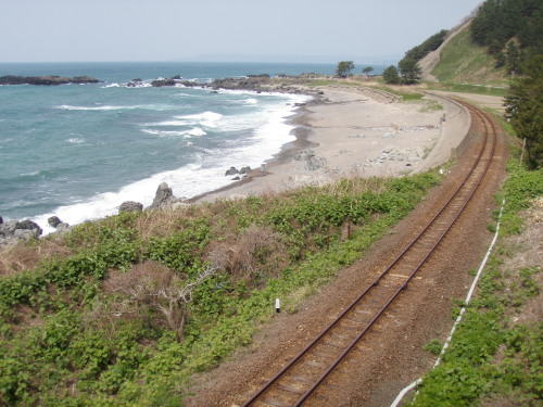 海岸を走る五能線